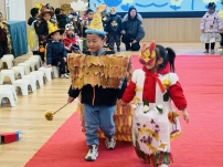 NR8AVjViQ1FBM05EazFORGc0TXpGb1lqSnBZdWxrTFEhIQUAcXVuZ3o!